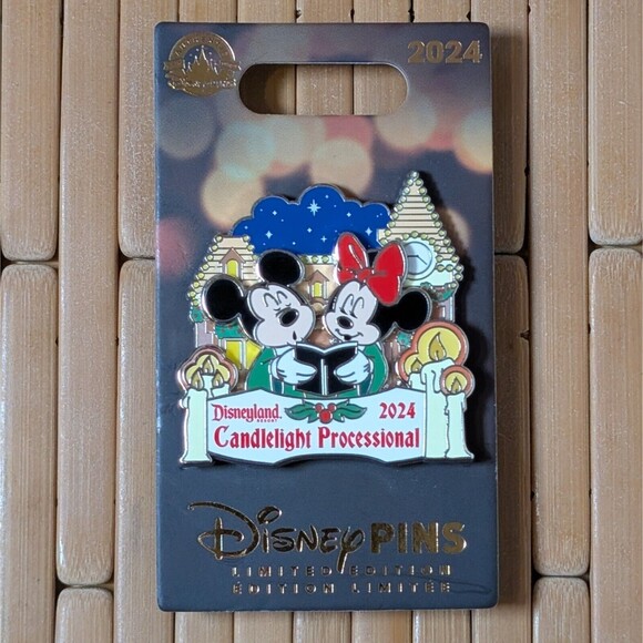 Disneyland Resort 2024 Candlelight Processional Pin Mickey Mouse Limited Edition - Picture 1 of 4